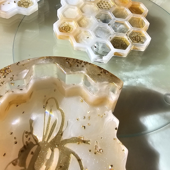 Honeycomb bee Coasters ✨️ 🐝 🍯 - Picture 4 of 5